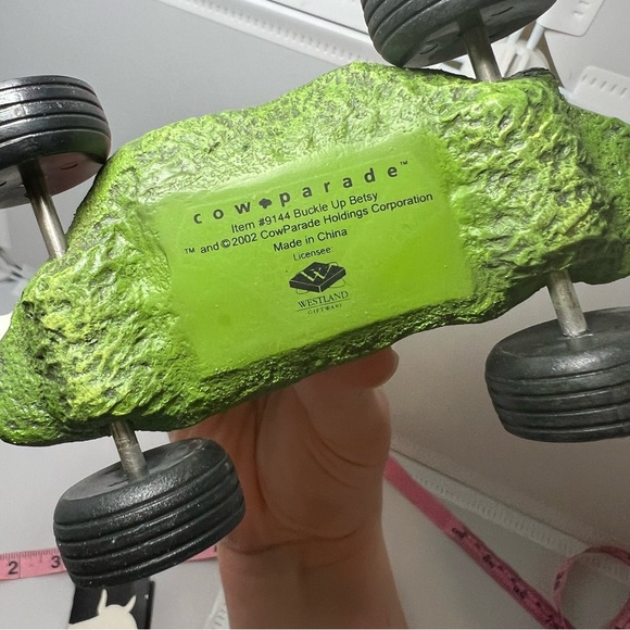 Cow Parade Buckle Up Betsy #9144 2002  Westland Giftware Rare - Picture 6 of 6